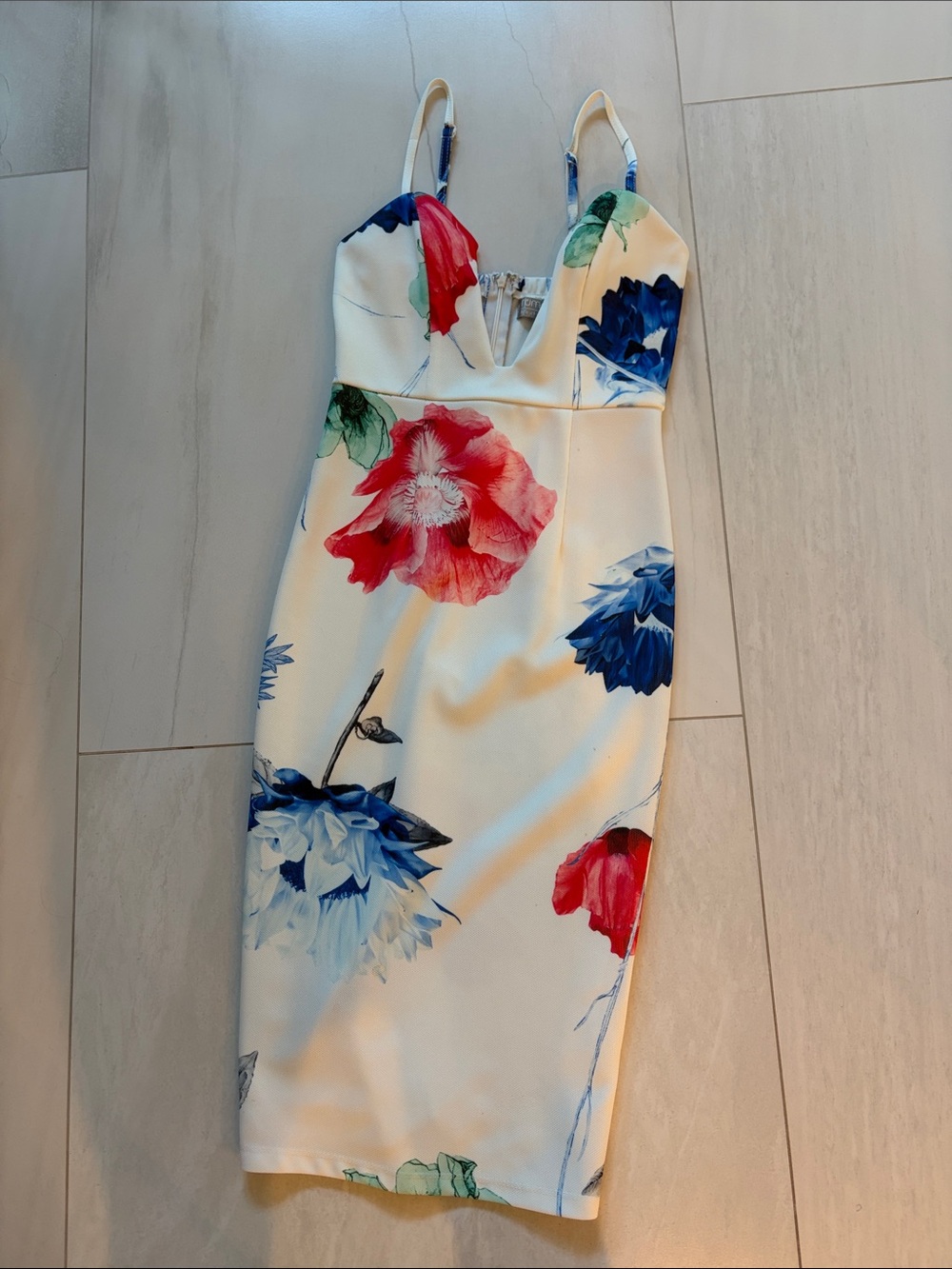 Floral V-Neck Midi Dress ..super sexy, but sophisticated. Fits amazing